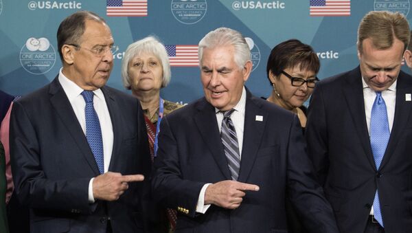 Ministar spoljnih poslova Rusije Sergej Lavrov i američki državni sekretar Reks Tilerson tokom sastanka na Arktičkom savetu na Aljasci - Sputnik Srbija