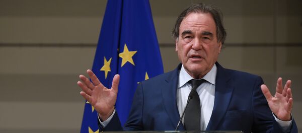 Амерички режисер Оливер Стоун на додели Европске књижевне награде у Бриселу - Sputnik Србија