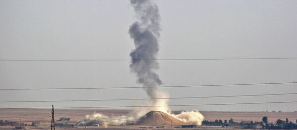 Ваздушни удар међународне коалиције код Раке Ваздушни удар међународне коалиције код Раке - Sputnik Србија