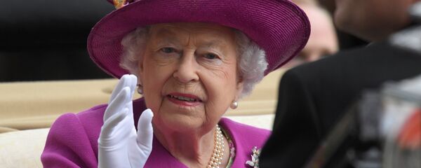 Британска краљица Елизабета на коњским тркама у Аскоту Британска краљица Елизабета на коњским тркама у Аскоту - Sputnik Србија