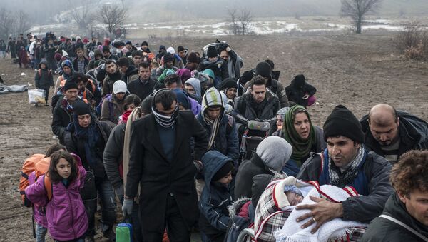 Izbeglice i imigranti dolaze u EU - Sputnik Srbija