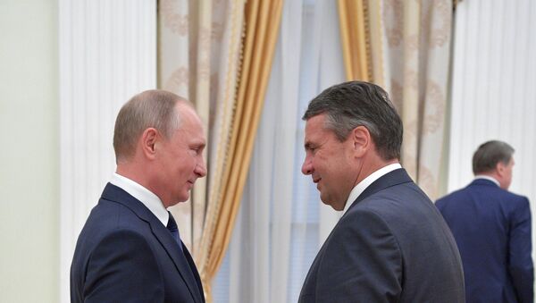 Predsednik Rusije Vladimir Putin i ministar spoljnih poslova Nemačke Zigmar Gabrijel - Sputnik Srbija
