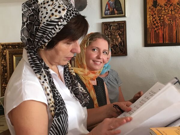 Ћерка Срђана је хоровођа (десно) - Sputnik Србија