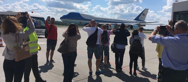 Donald Tramp na aerodromu Varšave - Sputnik Srbija