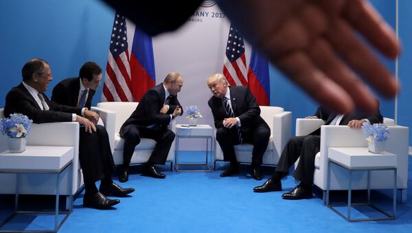 Sastanak ruskog lidera Vladimira Putina i američkog predsednika Donalda Trampa na samtu G20 - Sputnik Srbija