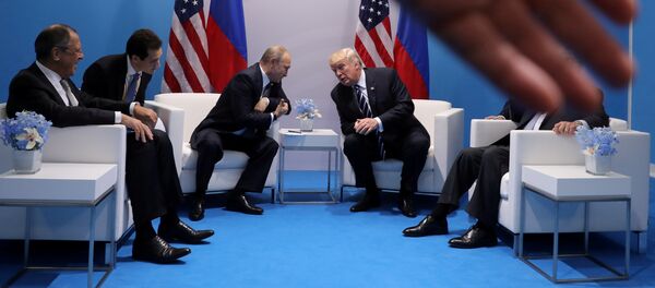 Sastanak ruskog lidera Vladimira Putina i američkog predsednika Donalda Trampa na samtu G20 - Sputnik Srbija