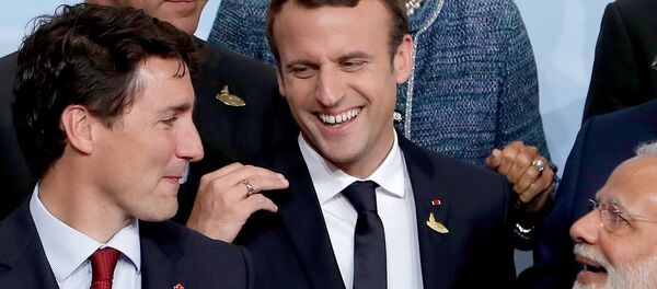 Trudo i Makron na samitu u Hamburgu - Sputnik Srbija