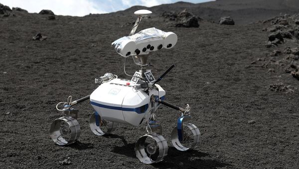 Robot na planini Etna u Italiji - Sputnik Srbija