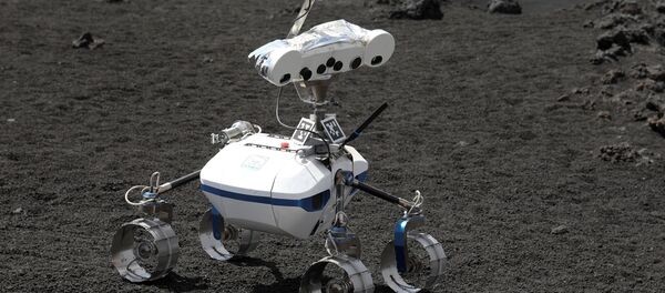 Робот на планини Етна у Италији - Sputnik Србија