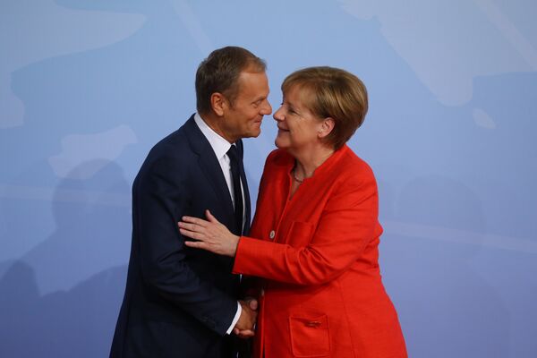 Nemačka kancelarka Angela Merkel i predsednik Evropske komisije Donald Tusk na otvaranju samita G20 u Hamburgu - Sputnik Srbija