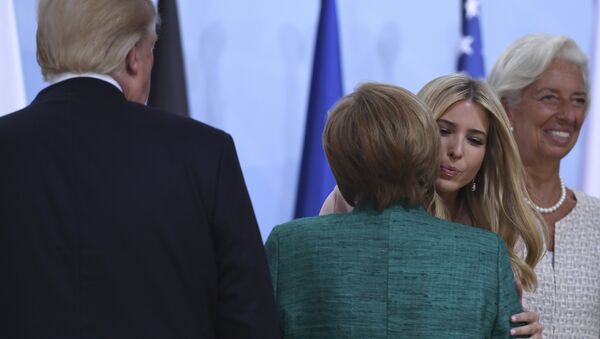 Председник САД Доналд Трамп, немачка канцеларка Ангела Меркел и помоћник америчког председника Иванка Трамп на самиту Г20 у Хамбургу - Sputnik Србија