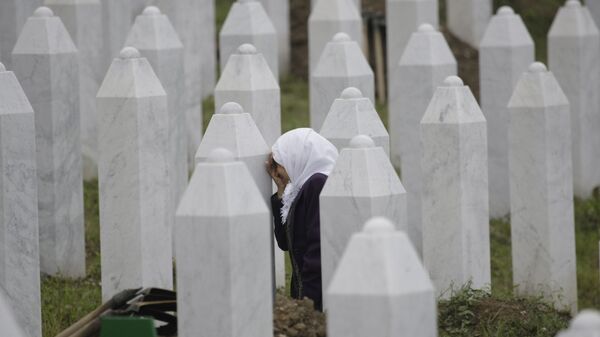 Groblje žrtava u Srebrenici u Memorijalnom centru u Potočarima - Sputnik Srbija