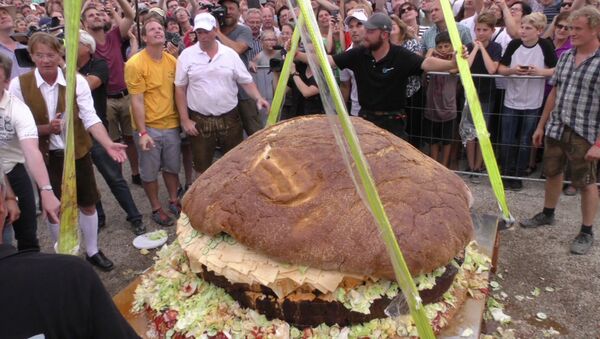 SERBIA_Самый большой в мире гамбургер - Sputnik Србија