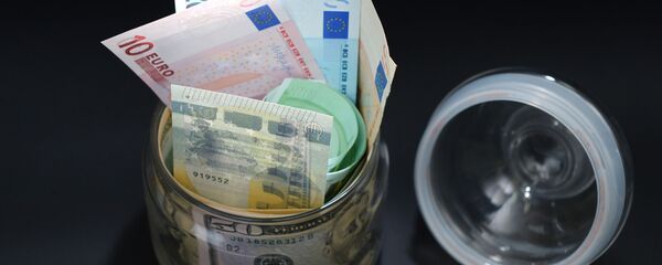 Евро и долар - Sputnik Србија