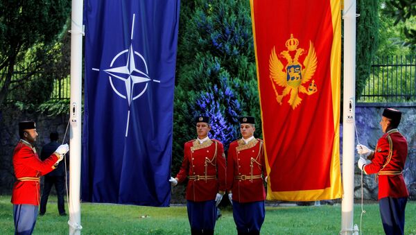 Podizanje crnogorske zastave u sedištu NATO-a - Sputnik Srbija
