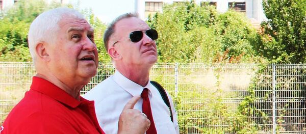 Помоћник војног аташеа амабасаде САД у Србији Хајрум Гарвин обишао је све просторије Центра, али и полигоне на којима вежбају руски и српски спасиоци Помоћник војног аташеа амабасаде САД у Србији Хајрум Гарвин обишао је све просторије Центра, али и полигоне на којима вежбају руски и српски спасиоци - Sputnik Србија