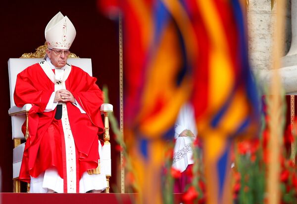 Историчарка Олга Четверикова је скренула пажњу на пророчанство ирског Монаха Малахија о Апокалипси Ватикана: „Усред огромног прогона, на престо Свете римске цркве ће сести Петар Римљанин, који ће напасати своје стадо током многих страдања, након чега ће град седам брда бити уништен, и страшни Судија ће судити своме народу“. Имајући у виду да је Фрања 112. папа, према пророчанству Ватикан броји ситно. Историчарка Олга Четверикова је скренула пажњу на пророчанство ирског Монаха Малахија о Апокалипси Ватикана: „Усред огромног прогона, на престо Свете римске цркве ће сести Петар Римљанин, који ће напасати своје стадо током многих страдања, након чега ће град седам брда бити уништен, и страшни Судија ће судити своме народу“. Имајући у виду да је Фрања 112. папа, према пророчанству Ватикан броји ситно. - Sputnik Србија
