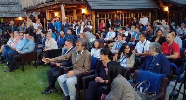 Ruska muzika odjekuje Mećavnikom Ruska muzika odjekuje Mećavnikom - Sputnik Srbija