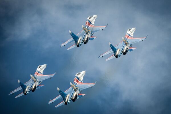 „Ruski vitezovi“, vazduhoplovna grupa pilotske akrobatike Ratnog vazduhoplovstva Rusije. - Sputnik Srbija