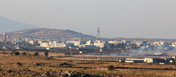 Поглед на сиријски град Бат који се граничи са Голанском висоравни коју контролише Израел - Sputnik Србија