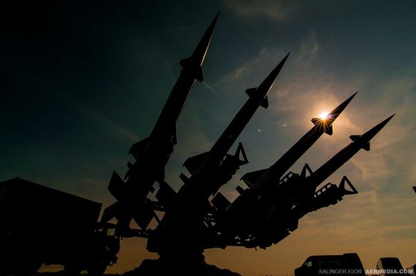 Ракета С-125 Нева М оборила је Ф-16 из 555. Ексадриле ваздухопловних снага САД-а у мају 1999. године изнад Мачве. Извори саговорника Спутњика Игора Салингера у 250. ракетној бригади кажу да је овај авион оборила ракета чије је крсно име било Наталија. Ракета С-125 Нева М оборила је Ф-16 из 555. Ексадриле ваздухопловних снага САД-а у мају 1999. године изнад Мачве. Извори саговорника Спутњика Игора Салингера у 250. ракетној бригади кажу да је овај авион оборила ракета чије је крсно име било Наталија. - Sputnik Србија