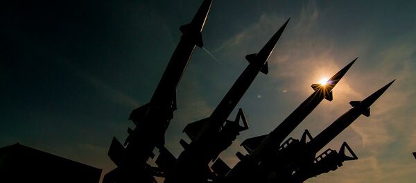 Ракета С-125 Нева М оборила је Ф-16 из 555. Ексадриле ваздухопловних снага САД-а у мају 1999. године изнад Мачве. Извори саговорника Спутњика Игора Салингера у 250. ракетној бригади кажу да је овај авион оборила ракета чије је крсно име било Наталија. - Sputnik Србија