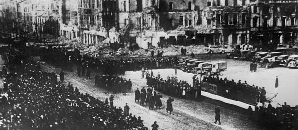 Војна парада након ослобађања Варшаве од фашистичке окупације у Другом светском рату Војна парада након ослобађања Варшаве од фашистичке окупације у Другом светском рату - Sputnik Србија