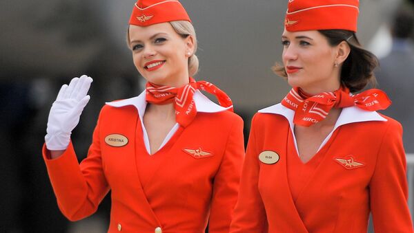 Stjuardese avio-kompanije Aeroflot na Međunarodnom avio-kosmičkom salonu MAKS 2017 u Žukovskom, u Rusiji. - Sputnik Srbija