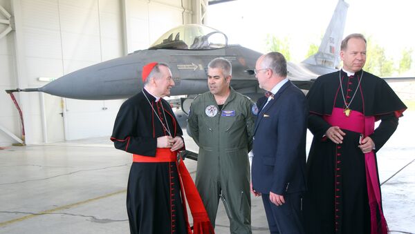 Kardinali u NATO bazi - Sputnik Srbija