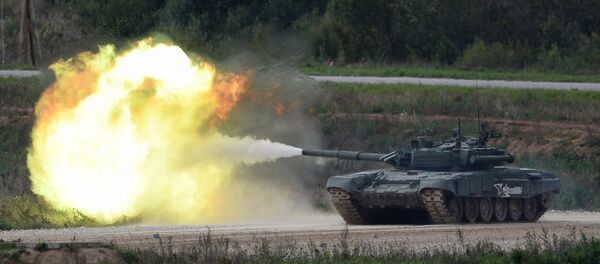 Тенк Т-90 током војне вежбе на полигону Алабино - Sputnik Србија