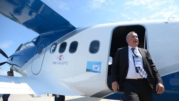 Zamenik premijera Rusije Dmitrij Rogozin na međunarodnom avio-salonu MAKS 2017. - Sputnik Srbija