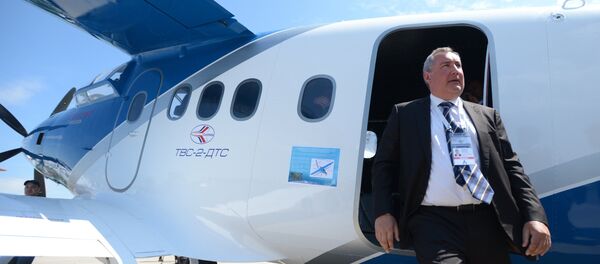 Zamenik premijera Rusije Dmitrij Rogozin na međunarodnom avio-salonu MAKS 2017. - Sputnik Srbija