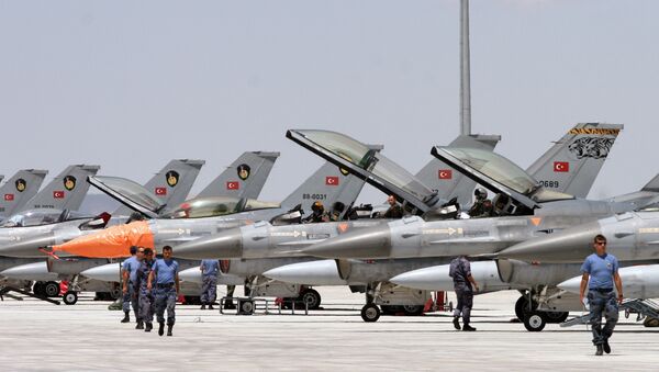 Turski avioni F-16 pripremaju se za poletanje na vojnoj vežbi Anadolijski orao u blizini grada Konija - Sputnik Srbija