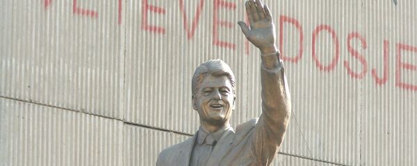 Споменик Била Клинтона у Приштини - Sputnik Србија