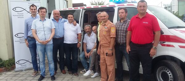 Preuzimanje sanitetskog vozila za Medveđu - Sputnik Srbija