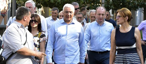 Лидери опозиционог Демократског фронта Андрија Мандић и Милан Кнежевић - Sputnik Србија