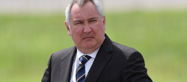 Потпредседник владе Русије задужен за војни сектор Дмитриј Рогозин - Sputnik Србија