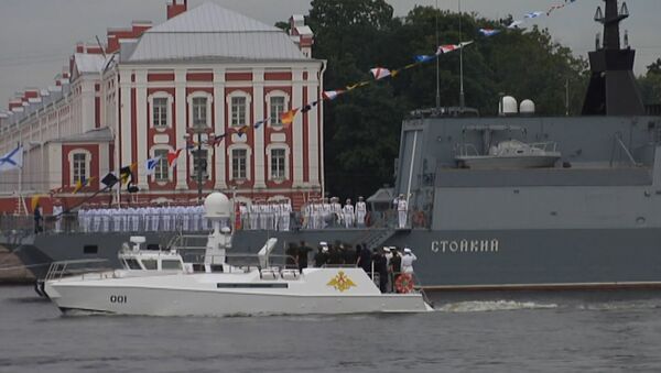 Финална проба параде у част ратне морнарице Русије у Санкт Петербургу - Sputnik Србија