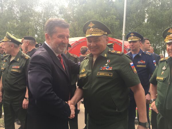 Руски министар одбране Сергеј Шојгу и амбасадор Србије у Русији Славенко Терзић Руски министар одбране Сергеј Шојгу и амбасадор Србије у Русији Славенко Терзић - Sputnik Србија