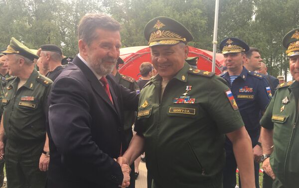 Ruski ministar odbrane Sergej Šojgu i ambasador Srbije u Rusiji Slavenko Terzić - Sputnik Srbija