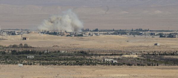 Pripadnici sirijske vojske i dobrovoljci na prilazu gradu Karjatejn u sirijskoj provinciji Homs Pripadnici sirijske vojske i dobrovoljci na prilazu gradu Karjatejn u sirijskoj provinciji Homs - Sputnik Srbija