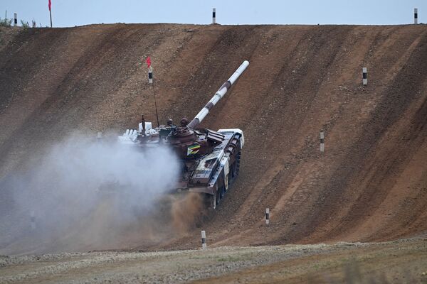 Учесници прве етапе тенковског биатлона на полигону Алабино у оквиру Војних игара 2017. Учесници прве етапе тенковског биатлона на полигону Алабино у оквиру Војних игара 2017. - Sputnik Србија