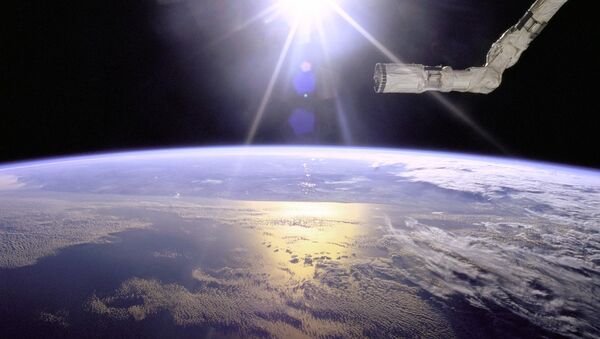 Pogled na planetu Zemlju sa spejs šatla Endevor - Sputnik Srbija