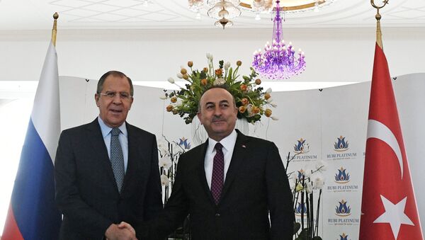 Ministri spoljnih poslova Rusije i Turske Sergej Lavrov i Mevlut Čavušoglu - Sputnik Srbija