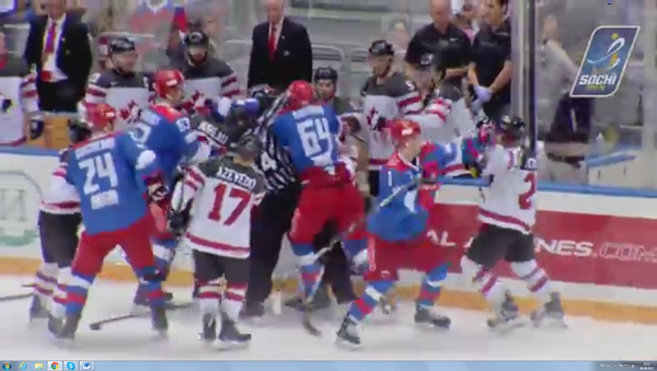 Masovna tuča ruskih i kanadskih hokejaša u Sočiju (video) - Sputnik Srbija