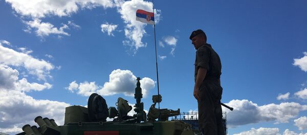 Srpska posada na tenkovskom biatlonu Srpska posada na tenkovskom biatlonu - Sputnik Srbija