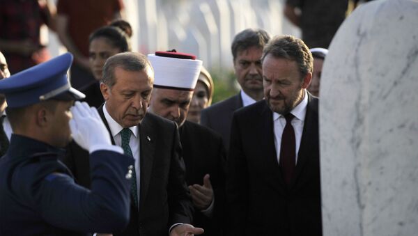 Bakir Izetbegović i Redžep Erdogan na grobu Alije Izebegovića - Sputnik Srbija