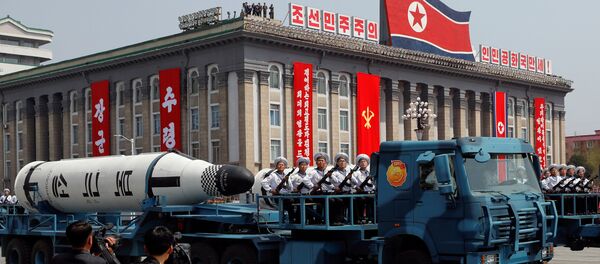 Камион носи балистичке ракете за подморнице у Пјнгјангу - Sputnik Србија