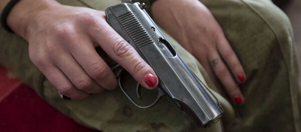 Жена са пиштољем у Донбасу - Sputnik Србија