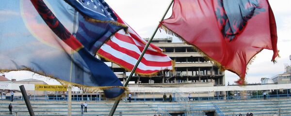 Заставе САД и Албаније на Косову и Метохији. Заставе САД и Албаније на Косову и Метохији. - Sputnik Србија